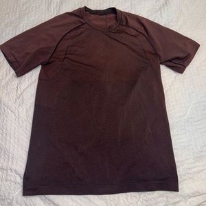 lululemon mens size small athletic shirt